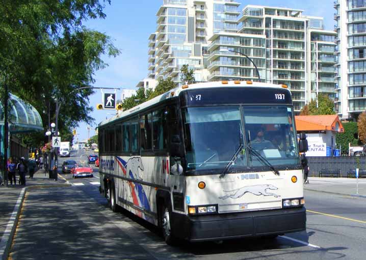 Greyhound Canada MCI 102-DL3 1137